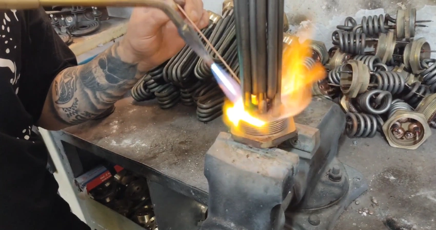 سازنده المنت فلنجدار